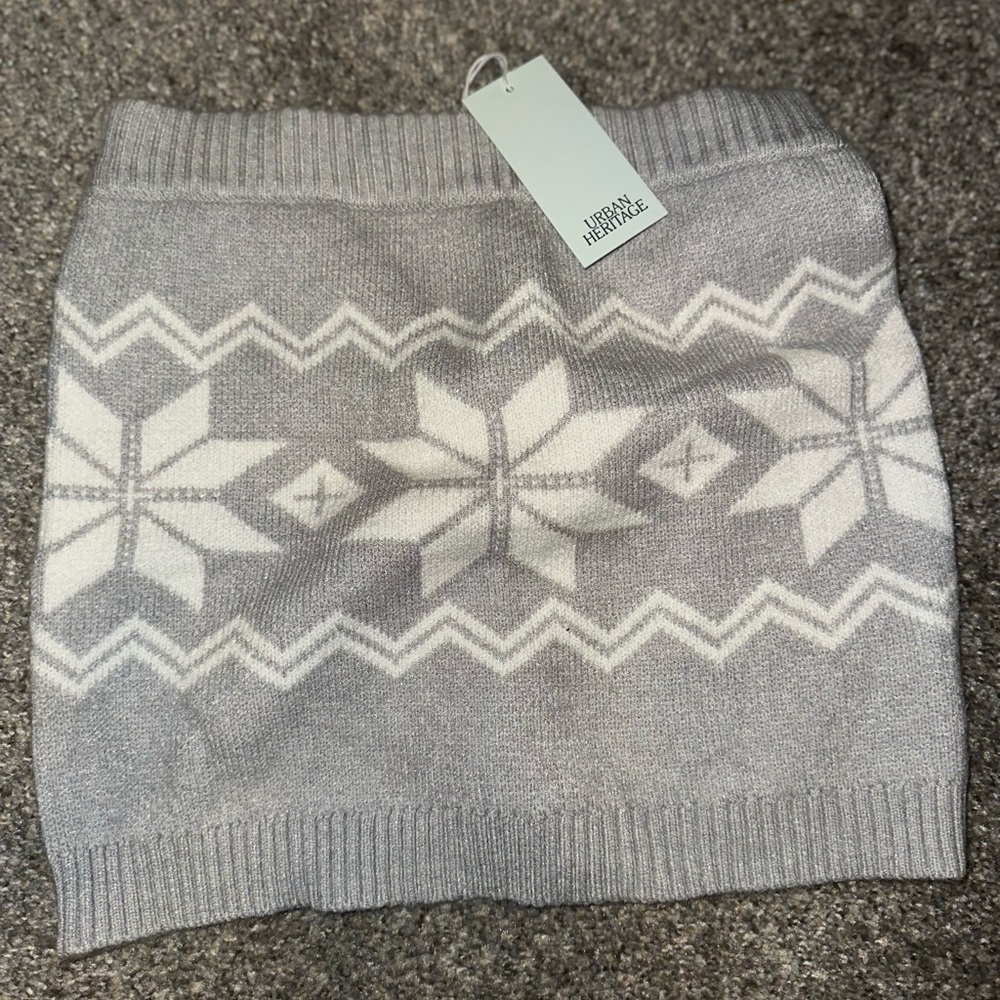 (New) Grey and white mini skirt
